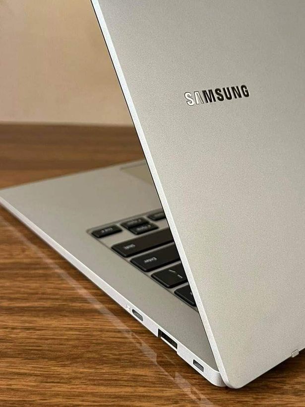 Laptop Samsung Galaxy NoteBook 