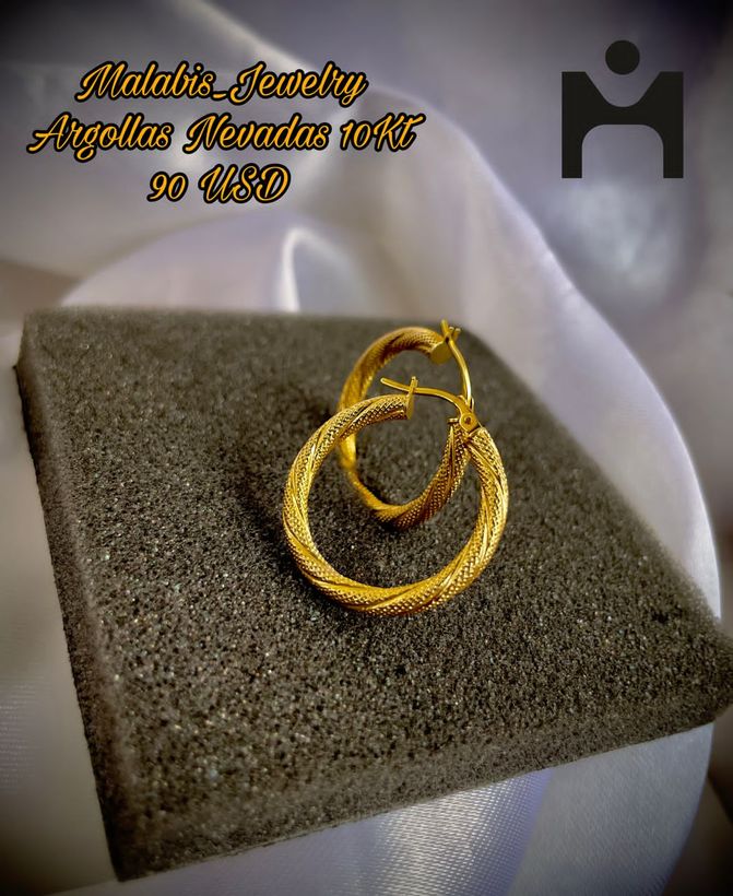 Aretes de oro