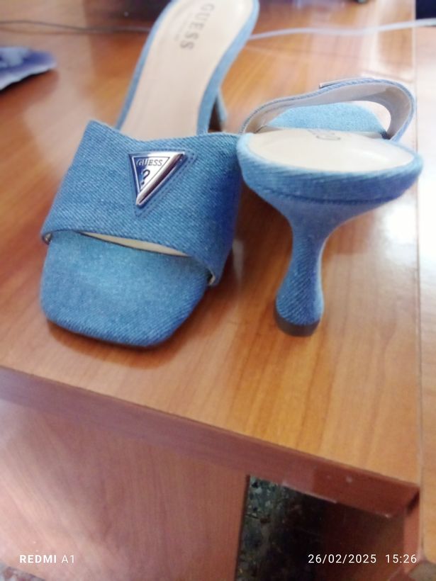 Zapatos de tacón marca Guess. Número 37