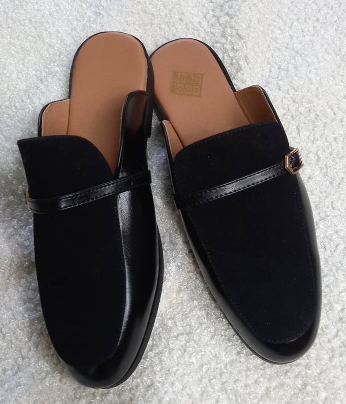 Zapatos de charol y gamuza